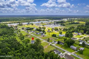 335 Country Club Ln, Newport, NC 28570 - Photo 8