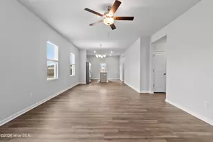 628 S Squires Run Ln, Richlands, NC 28574 - Photo 4