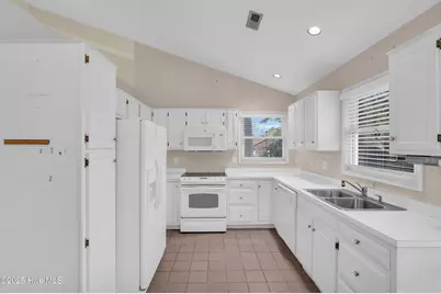 2101 Jumpin Run Drive, Wilmington, NC 28403 - Photo 2