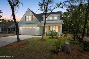 114 NE 31st St, Oak Island, NC 28465 - Photo 2