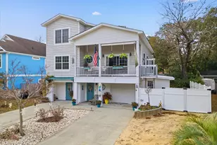 105 SE 17th St, Oak Island, NC 28465 - Photo 2