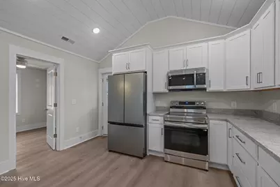 613 Mulberry Street, Beaufort, NC 28516 - Photo 10