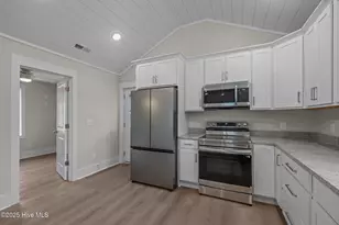 613 Mulberry St, Beaufort, NC 28516 - Photo 10