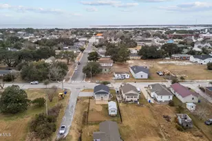 613 Mulberry St, Beaufort, NC 28516 - Photo 38