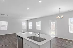 632 S Squires Run Ln, Richlands, NC 28574 - Photo 8