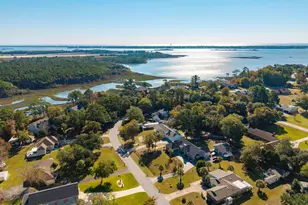 151 Hunting Bay Dr, Cape Carteret, NC 28584 - Photo 2