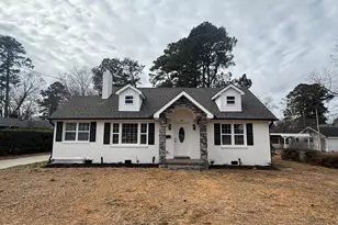 203 Stewart Ave, Clinton, NC 28328 - Photo 1