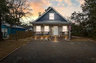 125 NW 15th St, Oak Island, NC 28465 - Photo 1