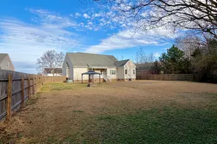 207 Dogwood Estates Ln, Goldsboro, NC 27534 - Photo 8