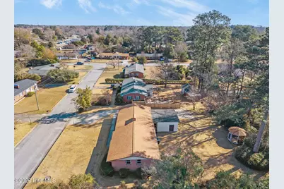 205 Fenton Place, Jacksonville, NC 28540 - Photo 2