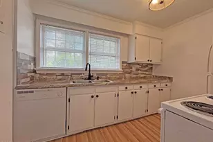 313 Driftwood Cir, Southern Pines, NC 28387 - Photo 12