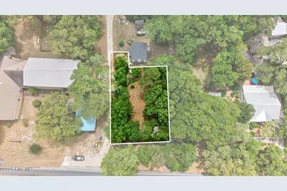 201 Clarendon Avenue, Southport, NC 28461 - Photo 2