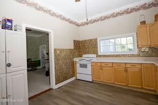 307 N Green St, Parkton, NC 28371 - Photo 8