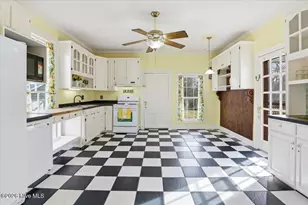 109 N Greene St, Snow Hill, NC 28580 - Photo 22