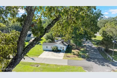 208 N Church Street, Faison, NC 28341 - Photo 4
