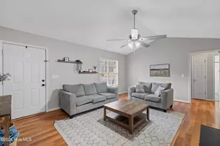 913 E Sanders St, Four Oaks, NC 27524 - Photo 4