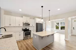 37 Twisted Oak Ct, Hampstead, NC 28443 - Photo 4