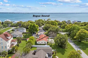 213 Pensacola Ave, Morehead City, NC 28557 - Photo 2