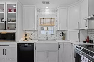 213 Pensacola Ave, Morehead City, NC 28557 - Photo 12
