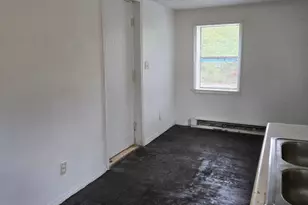 607 Washington St, Laurinburg, NC 28352 - Photo 14
