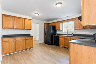 100 Moorefield Dr, Carolina Beach, NC 28428 - Photo 10