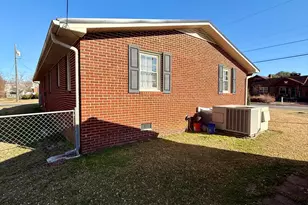 200 1st St, Williamston, NC 27892 - Photo 12
