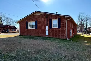 200 1st St, Williamston, NC 27892 - Photo 10