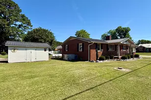 200 1st St, Williamston, NC 27892 - Photo 8