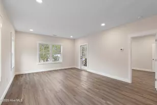 356 Drayton Rd, Southport, NC 28461 - Photo 8