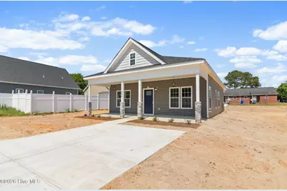 804 Holmes Street, Clinton, NC 28328 - Photo 4
