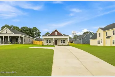 802 Holmes Street, Clinton, NC 28328 - Photo 2