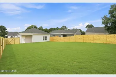 802 Holmes Street, Clinton, NC 28328 - Photo 4