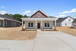 802 Holmes St, Clinton, NC 28328 - Photo 2