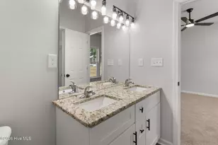 802 Holmes St, Clinton, NC 28328 - Photo 22