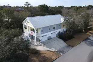 229 NE 43rd St, Oak Island, NC 28465 - Photo 2