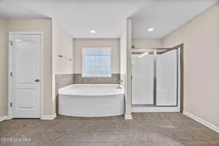 827 Solomon Dr, Jacksonville, NC 28546 - Photo 4
