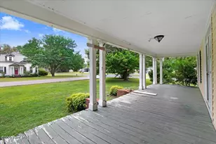 105 W Wayne St, Fremont, NC 27830 - Photo 6