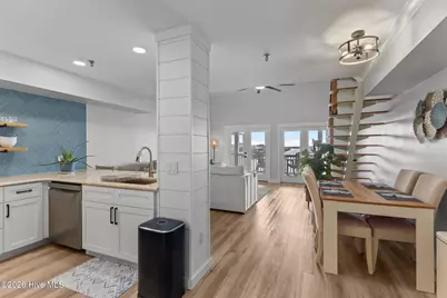 111 Florida Avenue #Apt 15, Carolina Beach, NC 28428 - Photo 6