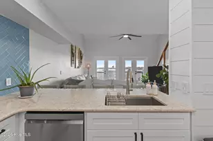 111 Florida Ave, Carolina Beach, NC 28428 - Photo 12