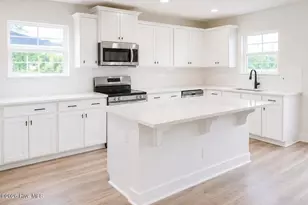 807 Hidden Brg Dr, Jacksonville, NC 28546 - Photo 2