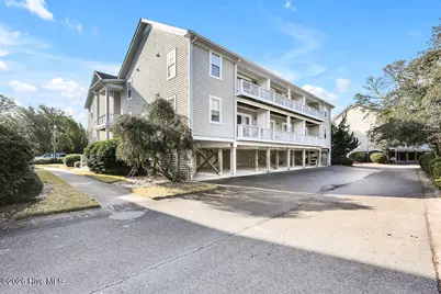 608 W Brown Street #Apt F, Southport, NC 28461 - Photo 2