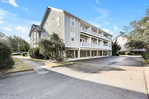 608 W Brown St, Southport, NC 28461 - Photo 2