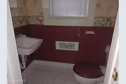 101 W Highland Avenue, Kinston, NC 28501 - Photo 16