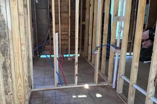 105 N Pearl St, Williamston, NC 27892 - Photo 2