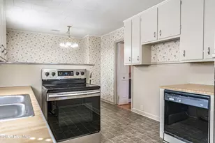 908 Jefferson St, Hamlet, NC 28345 - Photo 12