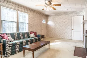 908 Jefferson St, Hamlet, NC 28345 - Photo 6