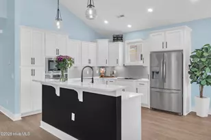 405 Ivy Ln, Carolina Beach, NC 28428 - Photo 4