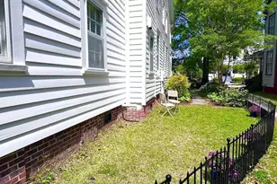 219 Pollock St, New Bern, NC 28560 - Photo 4