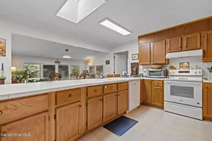 228 Star Hill Dr, Cape Carteret, NC 28584 - Photo 22