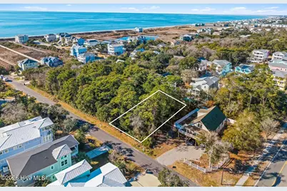 14 SE 68th Street, Oak Island, NC 28465 - Photo 2
